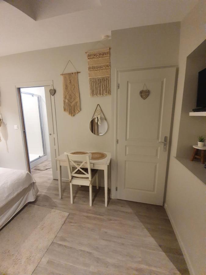 Wisteria Cottage Fleurines Экстерьер фото